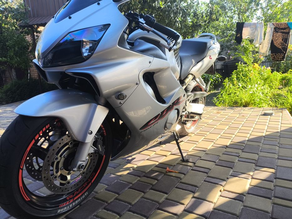 Продам honda cbr 600 f4i