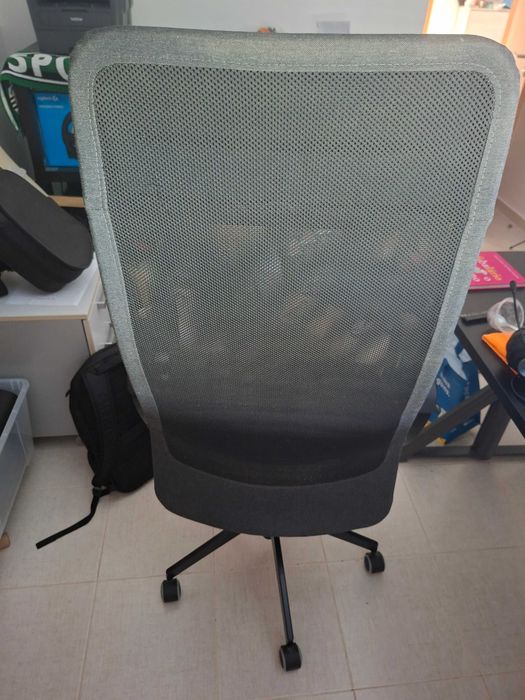 Cadeira escritório IKEA Markus, tamanho médio, em tecido