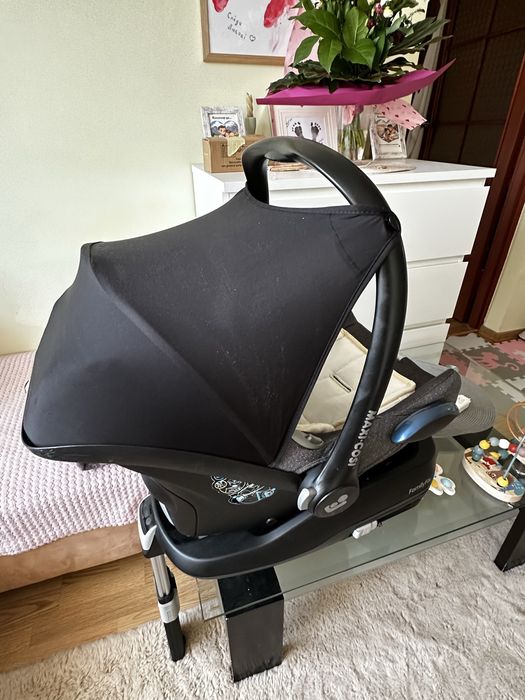 Maxi-cosi fotelik nimowlęcy + baza FamilyFix ISOFIX -bardzo dobry stan