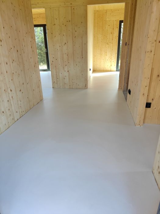 Mikrocement na podłogę  ściany  schody