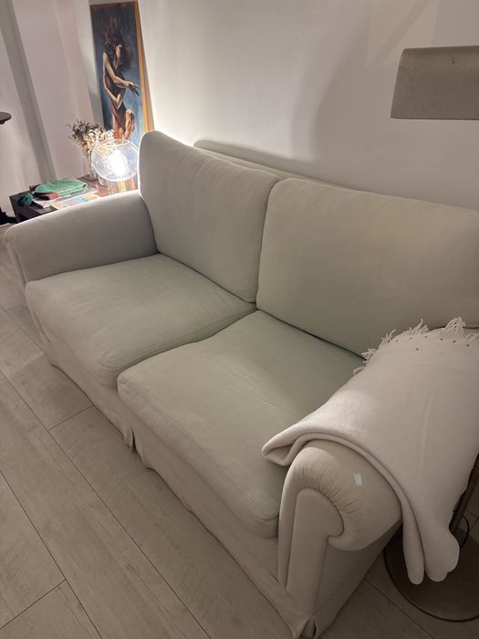 Sofa de dois lugares