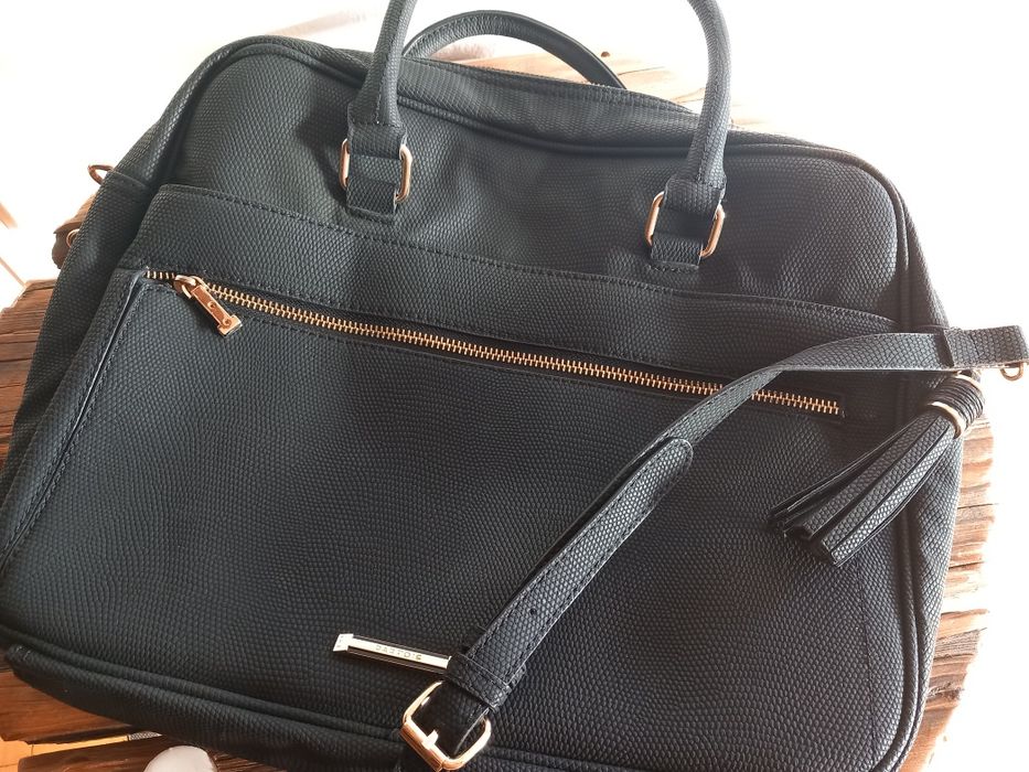Torba podróżna z miejscem na laptopa Parfois.