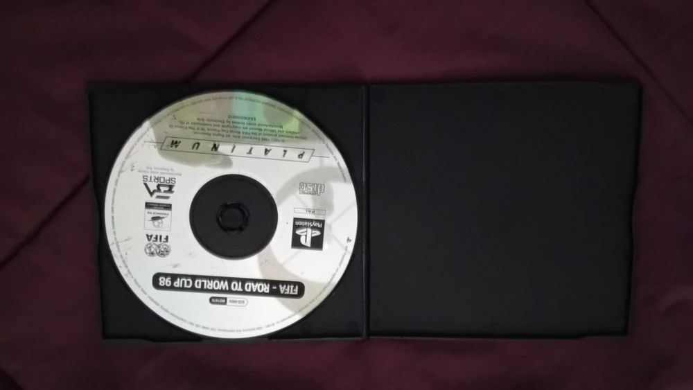 Jogo playstation 2  fifa-road to world cup 98