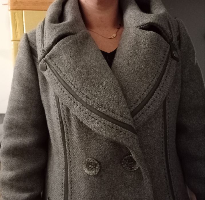 Elegancki płaszcz jesienny/zimowy  80% wełna, r. 40/42