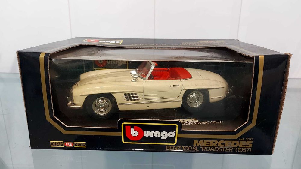Burago Mercedes Benz 300 SL "Roadster" 1957 1/18
