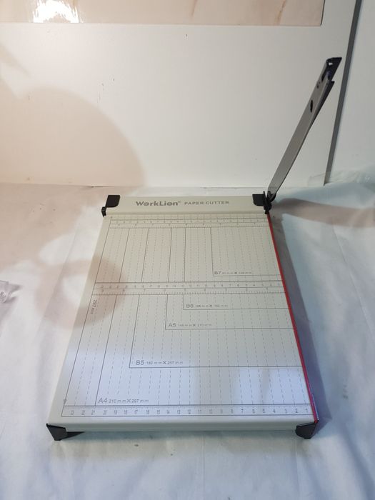Gilotyna, obcinarka na dźwigniowa do papieru A4, A5, B5, B6, B7..