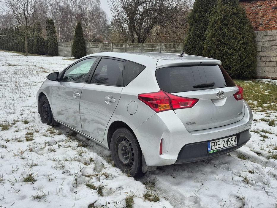 Toyota Auris II D-4D 6 biegów, klimatronik, koła lato-zima, LED,