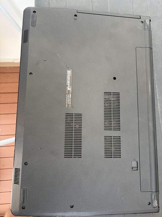 Laptop Dell  Ispiron 15 dysk SSD  ,8 GB  RAM , Intel Core i3 super stan