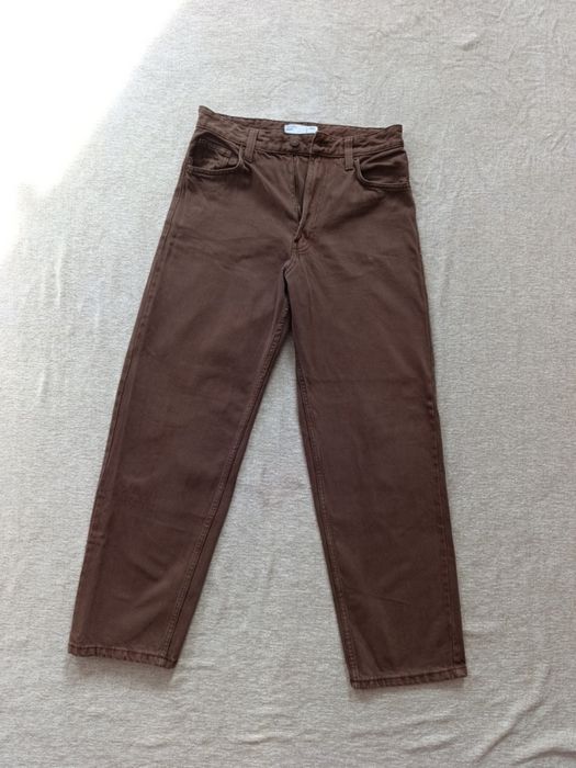 коричневі джинси від бренду Bershkaka, модель Baggy. 
OLX Ukraine
OLX