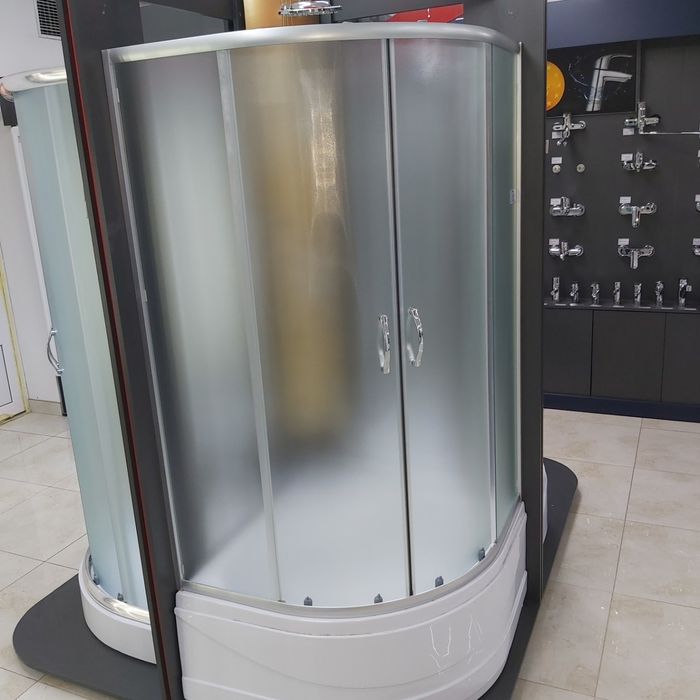 Душові кабіни з підоном та без.