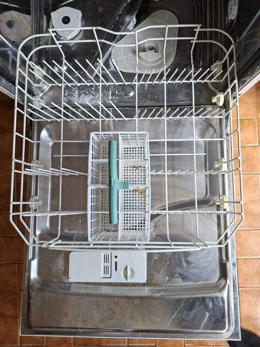 URGENTE - Máquina de lavar loiça Ariston para reparar ou para peças