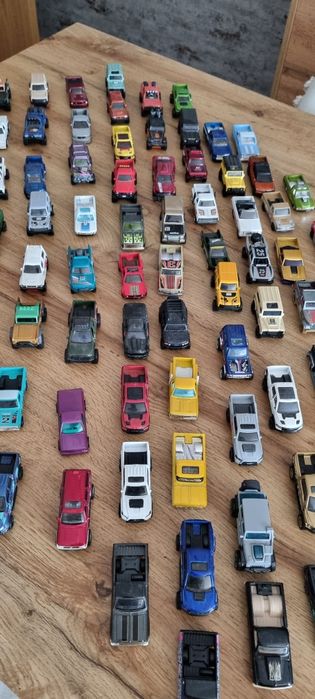 Hotwheels lote de 100 viaturas