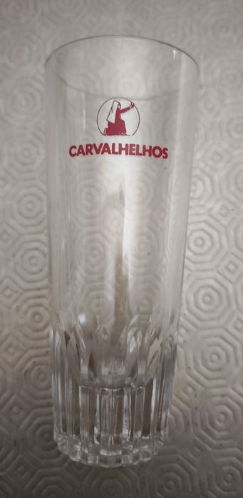 Copos de vidro altos