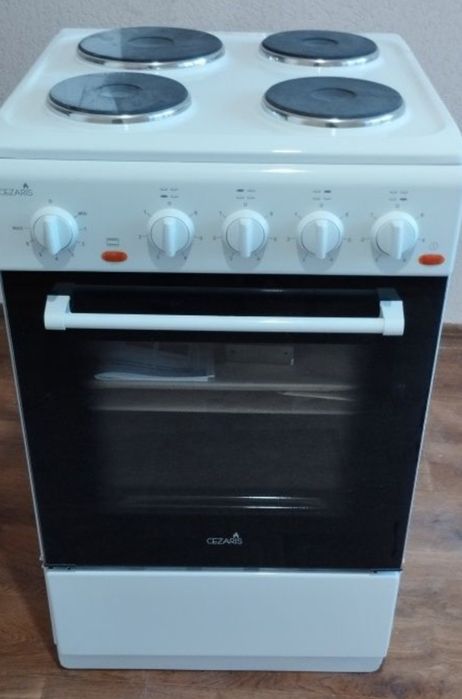 Плита электрическая новая.