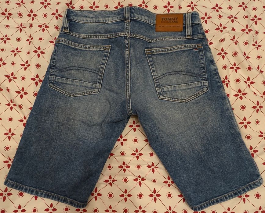Spodnie jeansowe krótkie Tommy Jeans