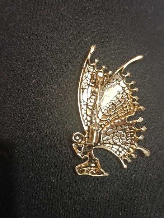Broszka kobieta motyl elf
