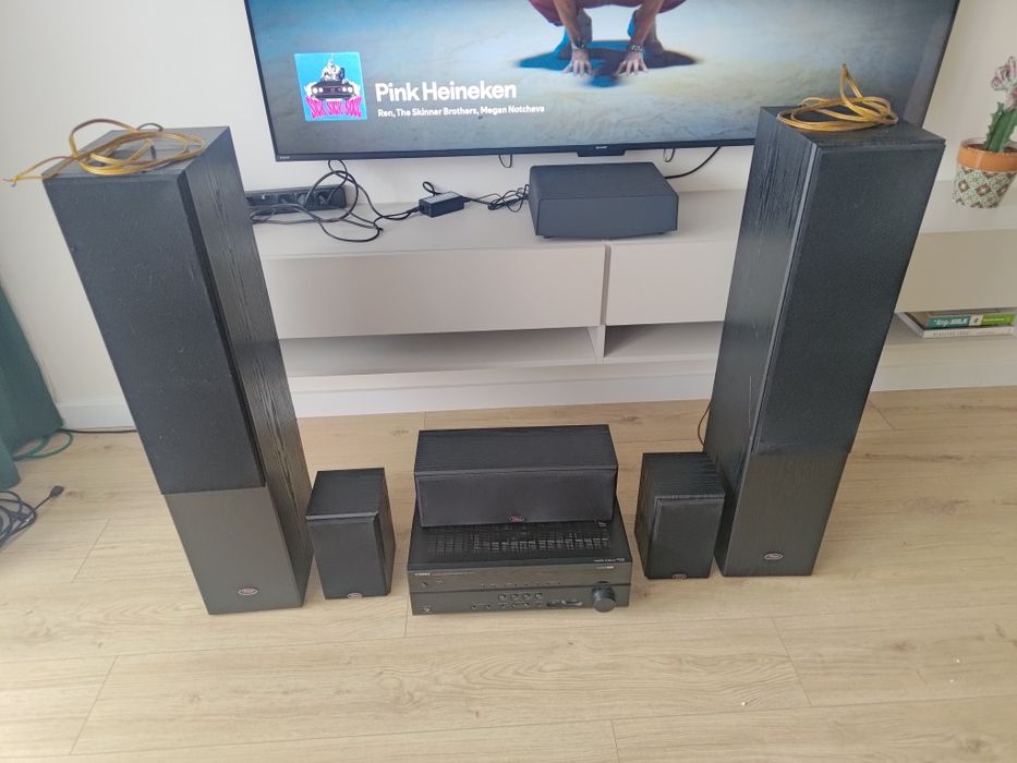 Kino domowe  Amplituner Yamaha RX-V373 z głośnikami Prism 100