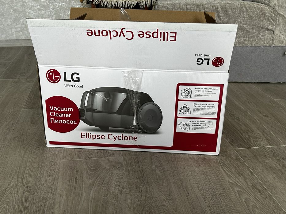 Пилосос LG новий