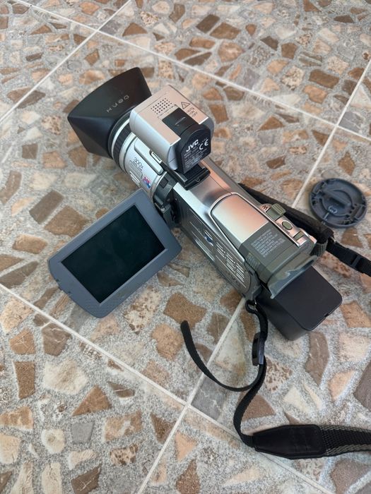 Продам відеокамеру miniDV JVC GR-DV5000AG