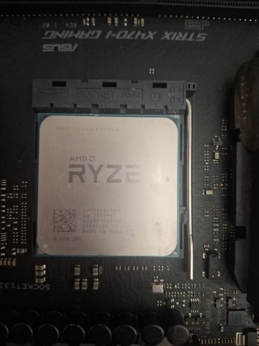 AMD Am 4 Ryzen 7 1700x 8 ядер 3.4 GHz/3.8
