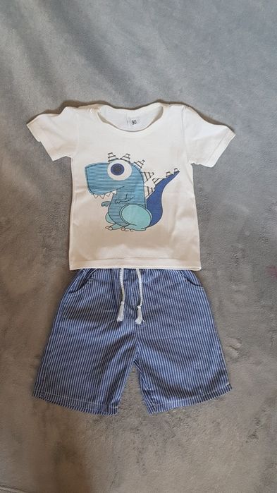 92 zestaw komplet t-shirt spodenki szorty smok dinozaur
