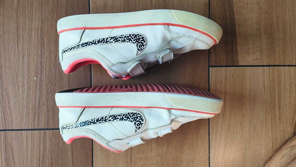 Buty sportowe na rzepy NIKE roz. 35