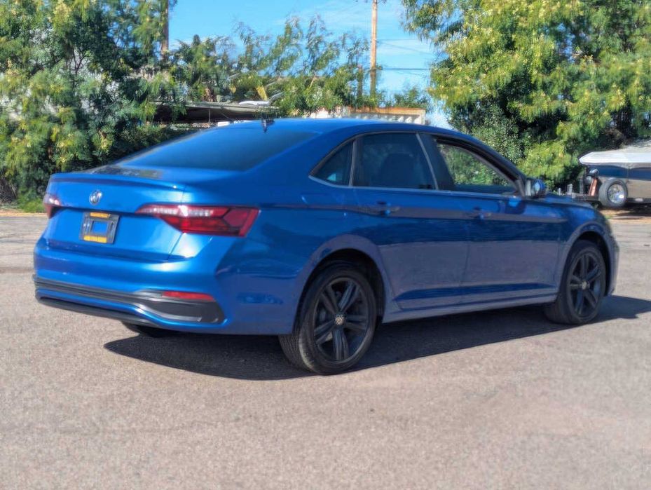 Volkswagen Jetta      2022