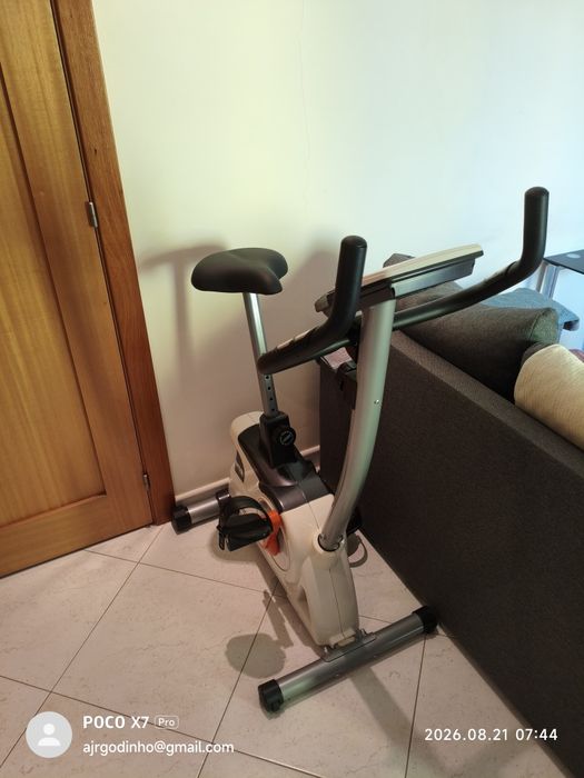 Bicicleta Estática Corsa BH Fitness
