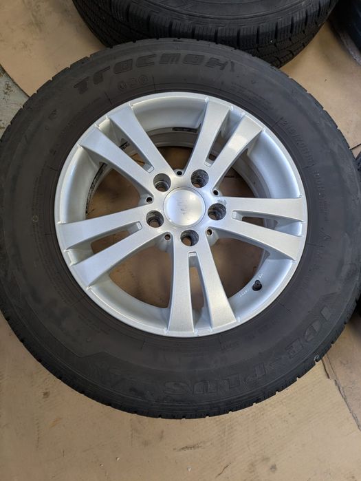 Koła 5x114.3 ET45 16", opony 215/70R16 Hyundai Ix35