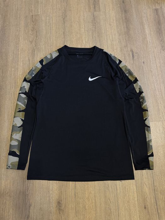 Лонг рашгарт для спорту Nike pro з камуфляжом на рукавах