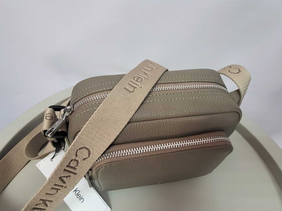 Кросбоді Calvin Klein,  Оригінал,  нова.