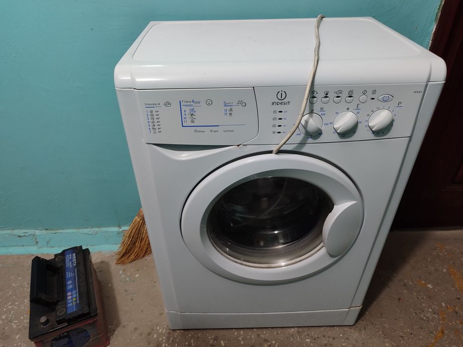 Пральна машина індезіт, на запчастини