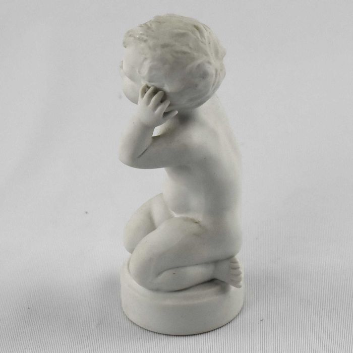 Figura de menino em biscuit porcelana Artibus