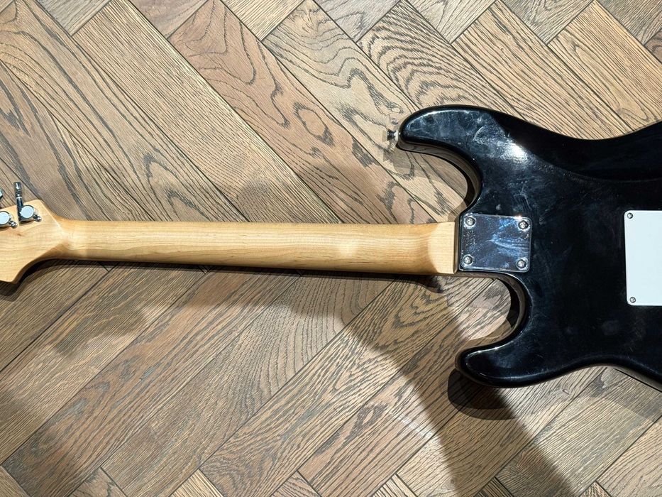 Skytec Stratocaster - pełnowymiarowa gitara elektryczna, sprawna