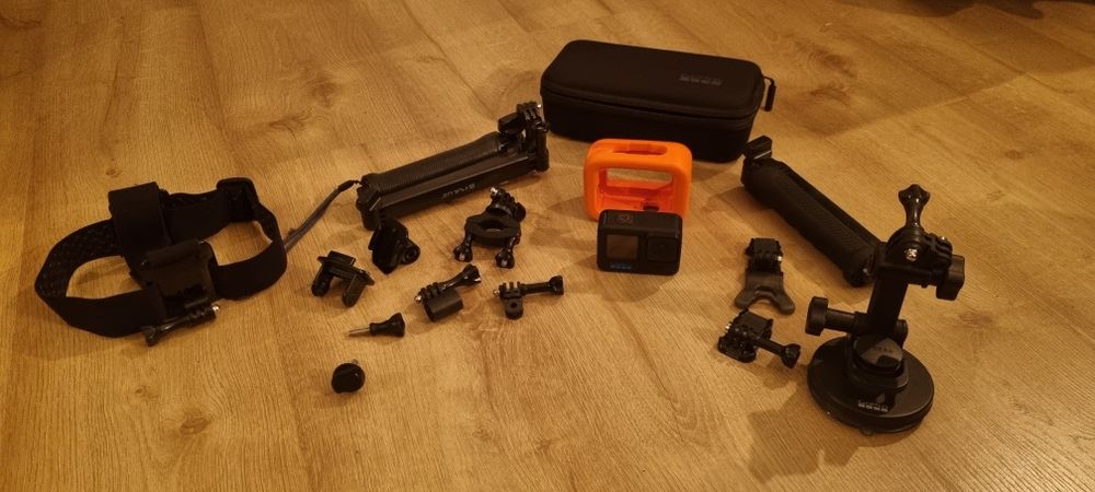 Gopro 10 com acessórios (Ótimo estado)
