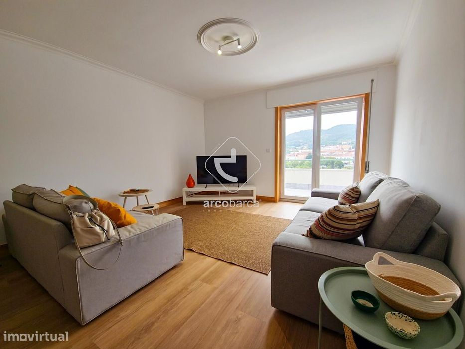 Apartamento T3 Renovado, Mobilado e Equipado – Arcos de Valdevez