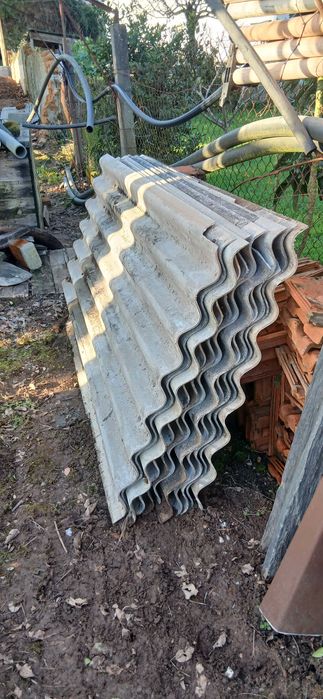 Ofereço telhas fibrocimento