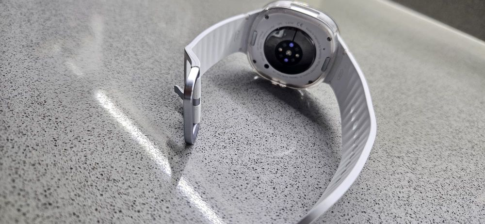 Smartwatch Samsung Galaxy Watch8

Tem 2 meses, ainda tem factura, foi muito pouco usado, sem riscos ou ma