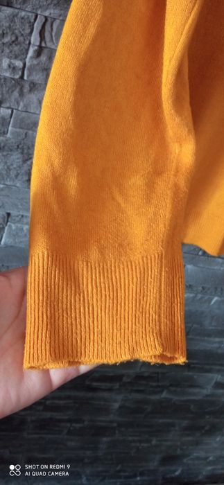 Cienki sweterek musztardowy Beloved r. 44