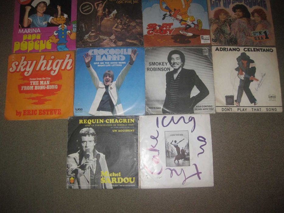 Lote de 14 Discos em Vinil Single 45 rpm
