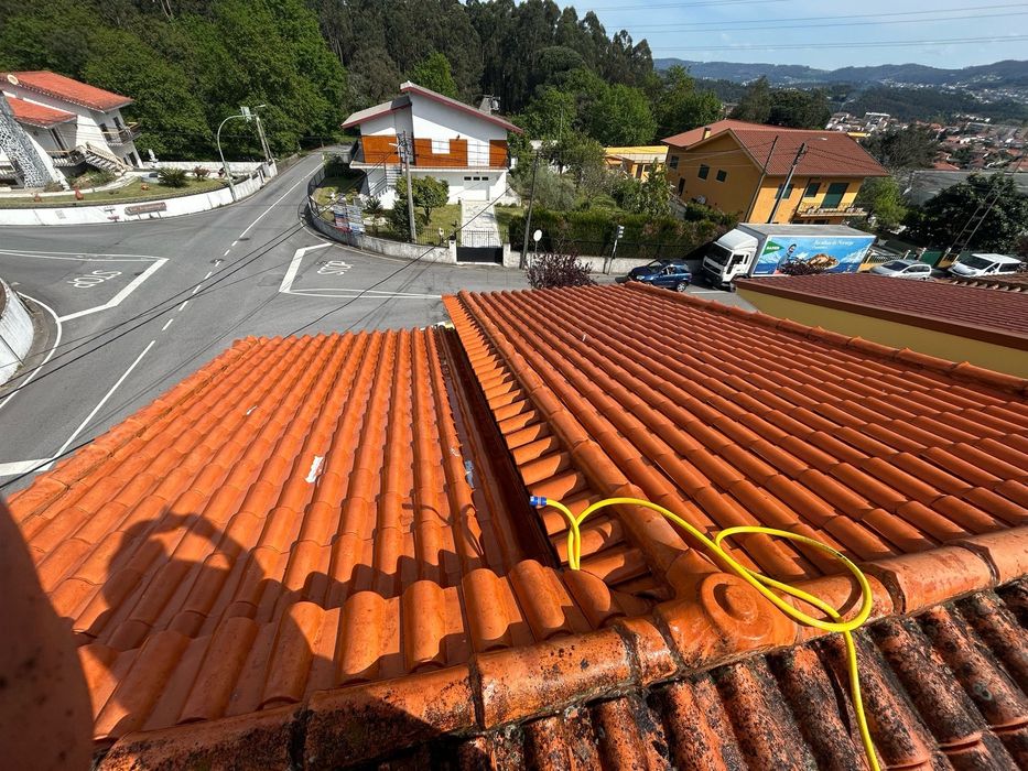 Lavagens de telhados muros fachadas