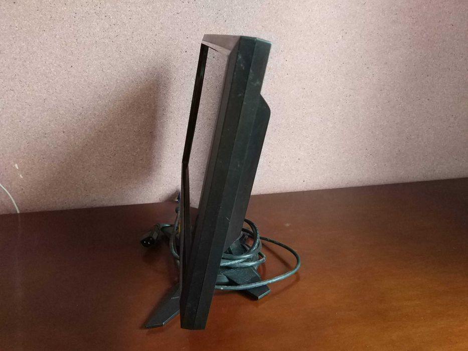 Монітор 19 "  в гарному і робочому стані  Acer G195HQ