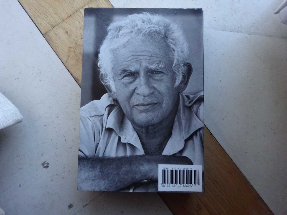 Livro "O Fantasma de Harlot"