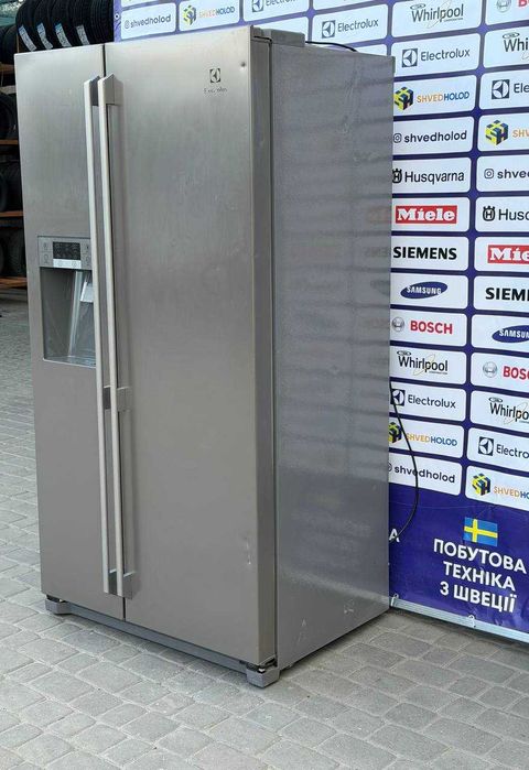 холодильник б/в Side by Side на двоє дверей Electrolux 180/90/70 Металік No Frost #06804