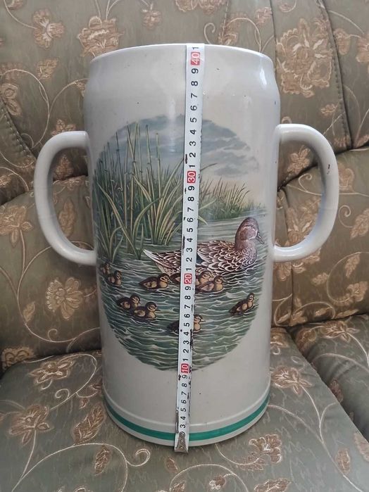 Великий пивний кухоль на 10 літрів