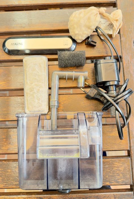 Aquários e material de Aquariofilia - Ler Descrição