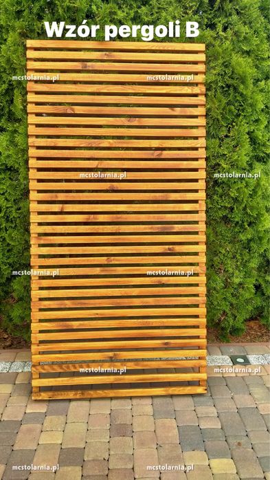 Płot drewniany pergolą płot lamelowy żaluzja drewniana ogrodzenie