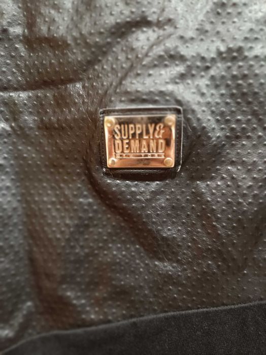 Футболка Supply & Demand