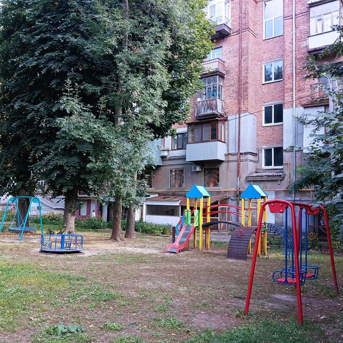 D1A Продам 2 кім. квартиру метро Наукова, вул. Кримська 8,