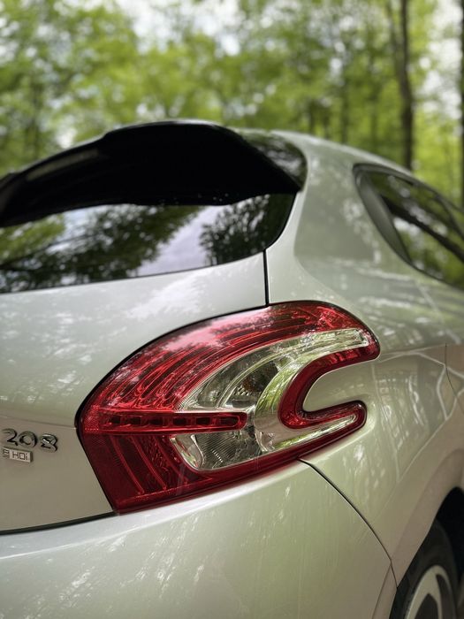 Продам авто / машину Peugeot , пежо 208 2014 рік